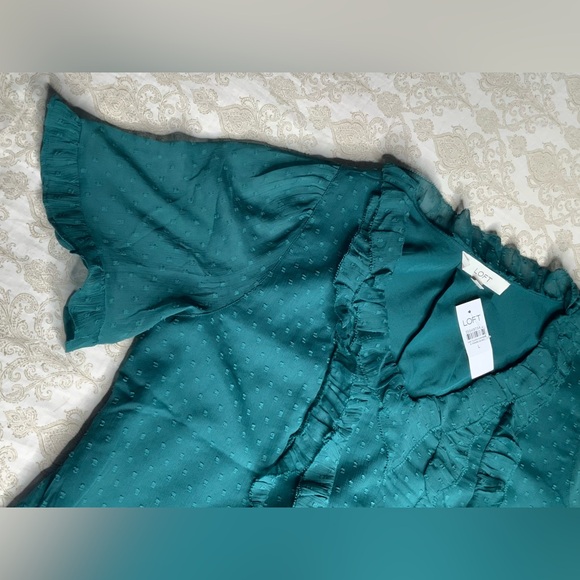 LOFT Teal Hunter Green Ruffle Front Swiss Dot Blouse Women’s Large NWT - Picture 7 of 9